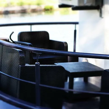 Péniche Mon'ro Hébergement de vacances